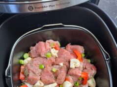 Airfryer in huis? 3 onmisbare accessoires voor sneller, krokanter en schoner bakken